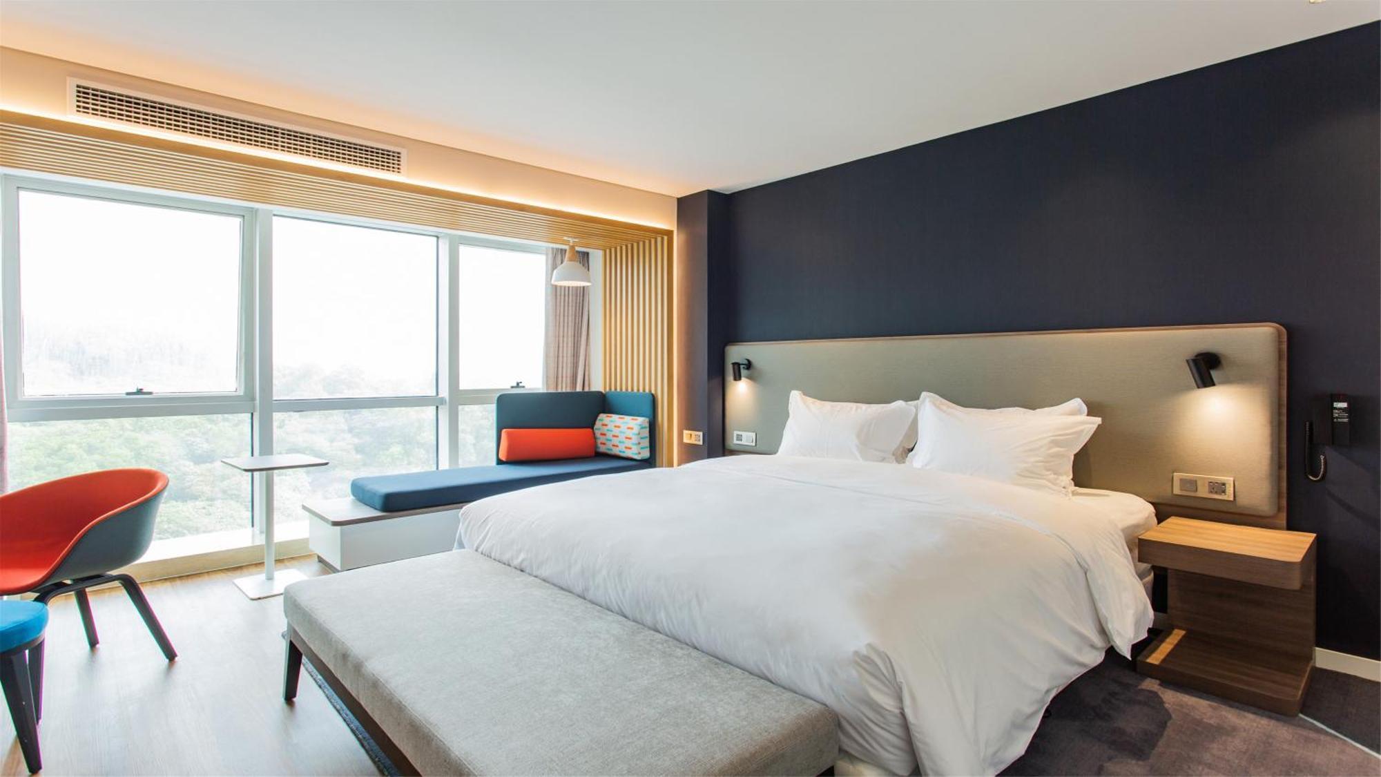 Holiday Inn Express Jiangmen Jianghai By Ihg Exterior photo