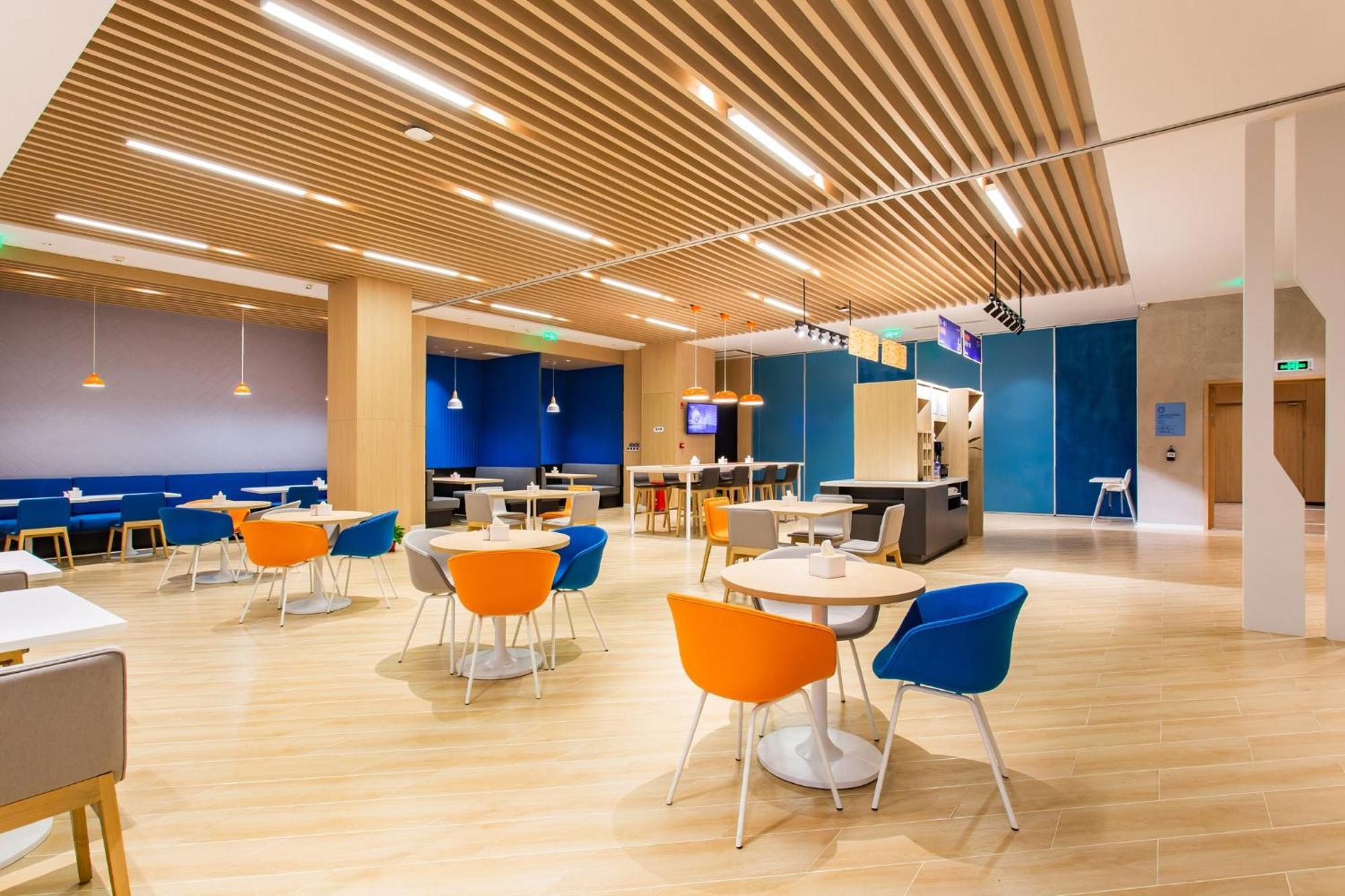 Holiday Inn Express Jiangmen Jianghai By Ihg Exterior photo
